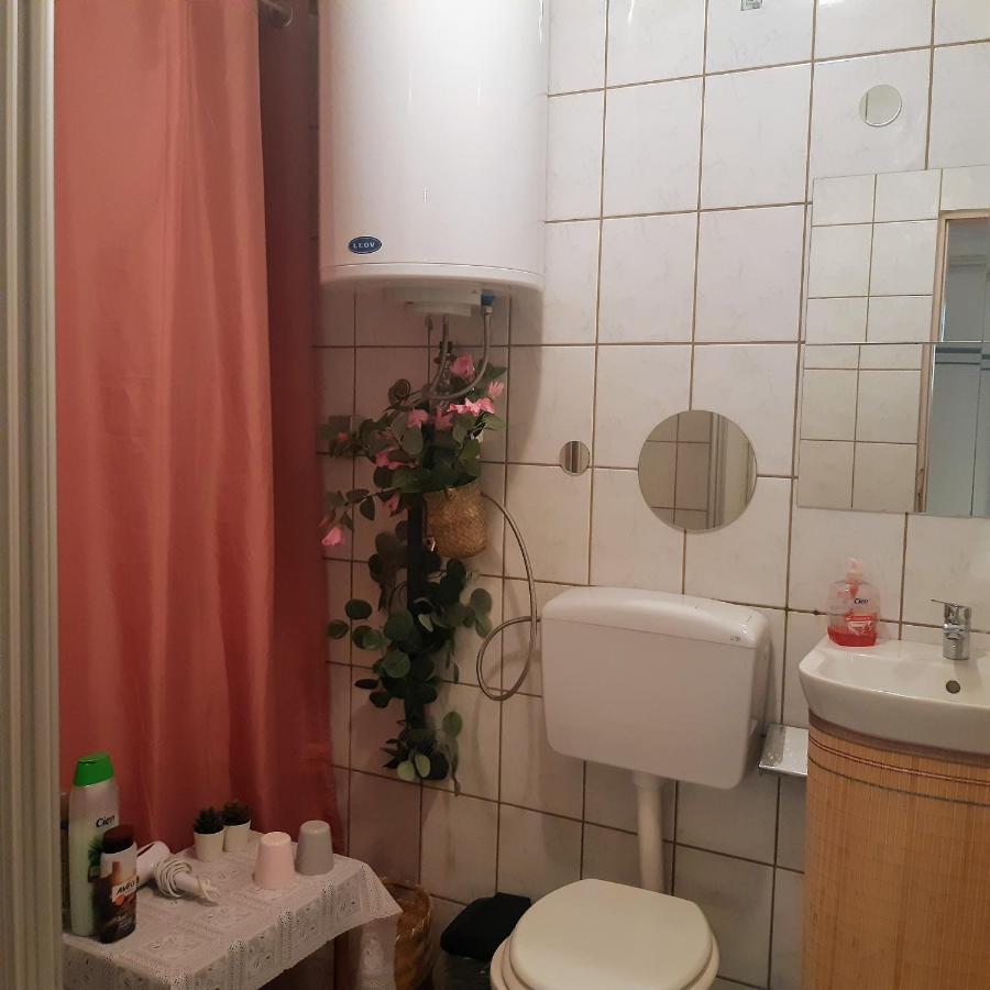 Fassbinder Klause Mit Mini-Terrasse Sankt Veit an der Glan Exterior foto